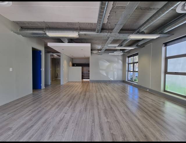112M² OFFICE TO LET IN CENTURY CITY